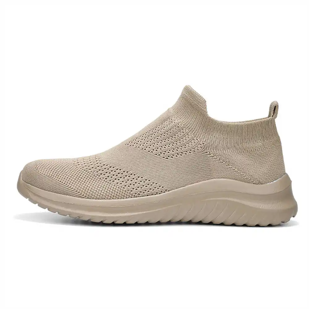 Beige Zachte Nieuwe Nieuwighei - Streetwear Brand Red recensie en prijs